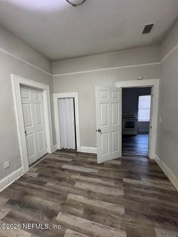 1050 W 8TH Street, Jacksonville, FL 32209