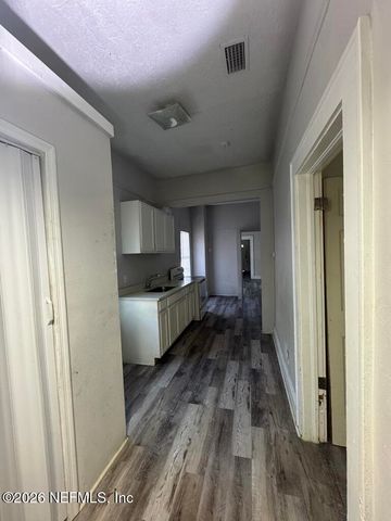 1050 W 8TH Street, Jacksonville, FL 32209
