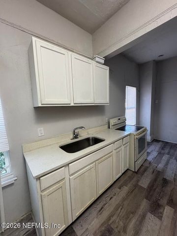 1050 W 8TH Street, Jacksonville, FL 32209