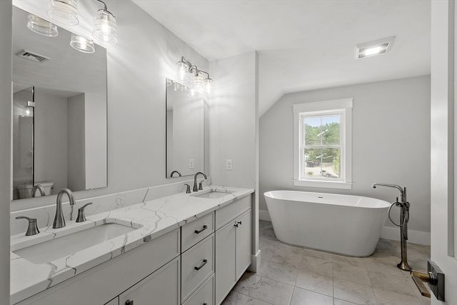 22 Waites Crossing, Norfolk, MA 02056