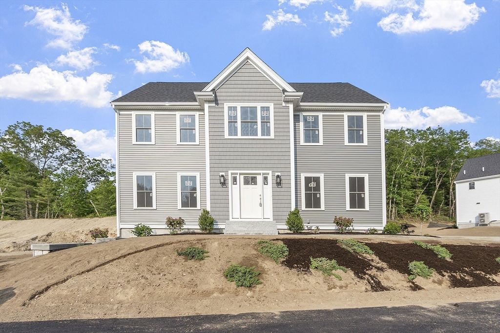 22 Waites Crossing, Norfolk, MA 02056