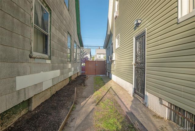 112-28 200th Street, New York City, NY 11412