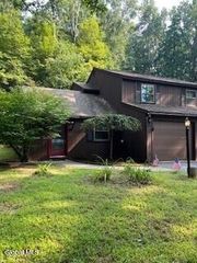13 Glenbrook Drive, Clifton Park, NY 12065