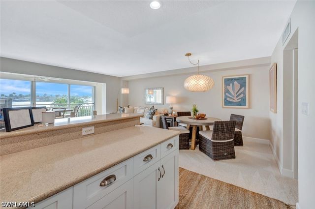 2800 Gulf Shore BLVD N 304, Naples, FL 34103