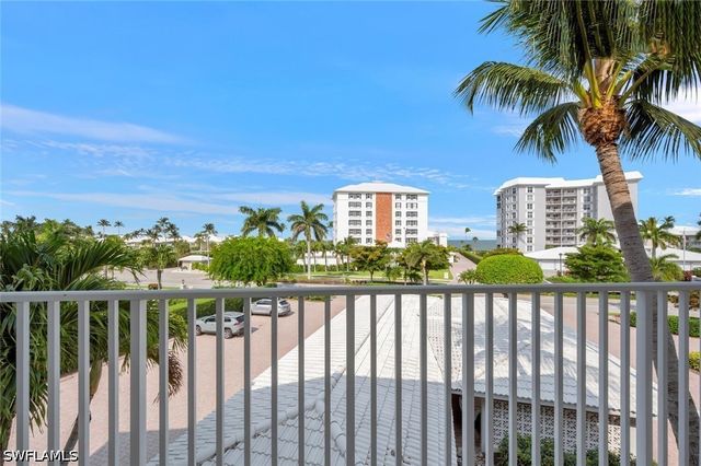2800 Gulf Shore BLVD N 304, Naples, FL 34103