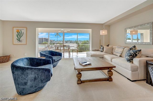 2800 Gulf Shore BLVD N 304, Naples, FL 34103