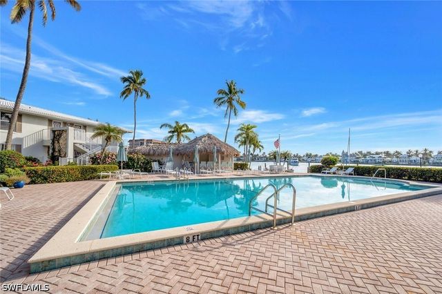2800 Gulf Shore BLVD N 304, Naples, FL 34103