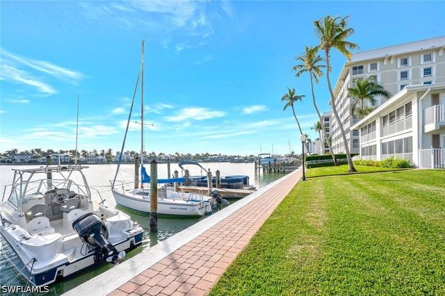 2800 Gulf Shore BLVD N 304, Naples, FL 34103