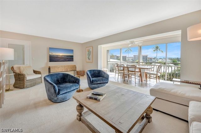 2800 Gulf Shore BLVD N 304, Naples, FL 34103