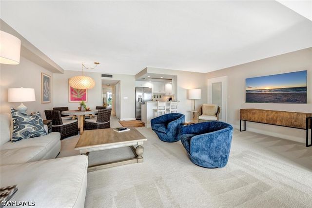 2800 Gulf Shore BLVD N 304, Naples, FL 34103