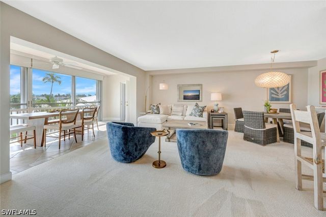 2800 Gulf Shore BLVD N 304, Naples, FL 34103