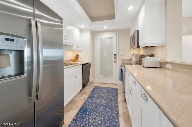 2800 Gulf Shore BLVD N 304, Naples, FL 34103