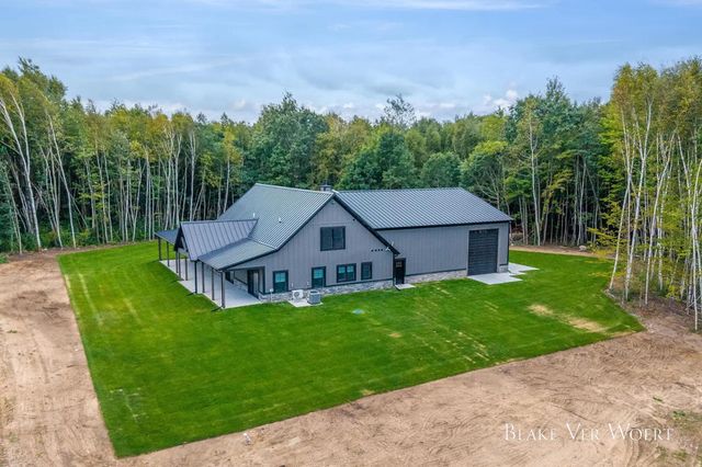 13980 12 Mile, Remus, MI 49340