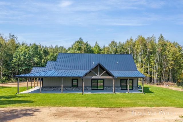 13980 12 Mile, Remus, MI 49340