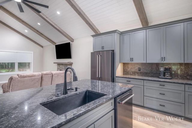 13980 12 Mile, Remus, MI 49340