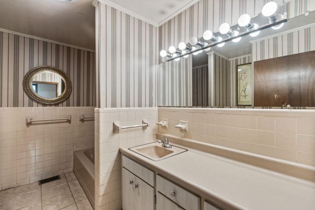 1415 Pennsylvania Avenue, Etowah, TN 37331