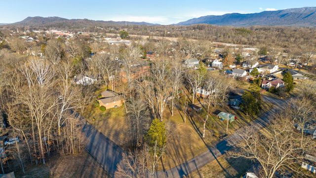 1415 Pennsylvania Avenue, Etowah, TN 37331