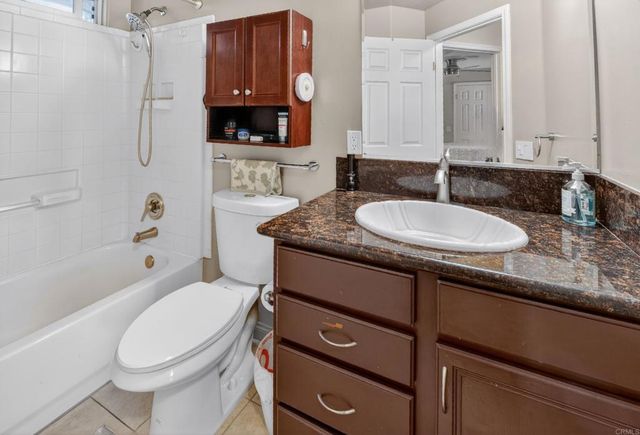 523 Graves Avenue 104, El Cajon, CA 92020