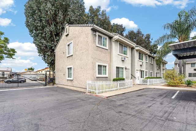 523 Graves Avenue 104, El Cajon, CA 92020