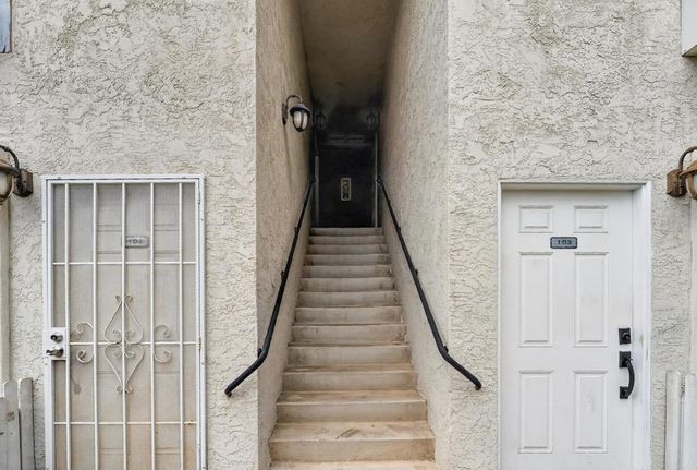523 Graves Avenue 104, El Cajon, CA 92020