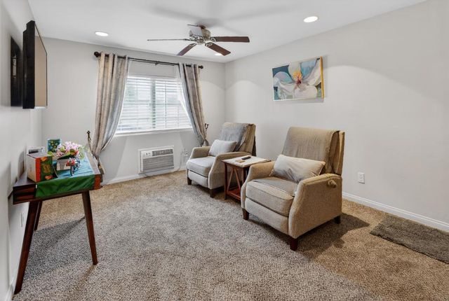 523 Graves Avenue 104, El Cajon, CA 92020