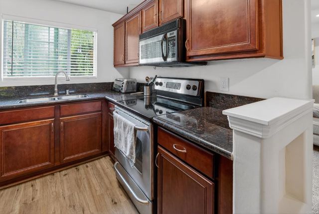 523 Graves Avenue 104, El Cajon, CA 92020