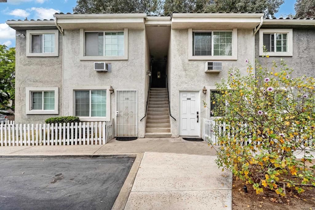 523 Graves Avenue 104, El Cajon, CA 92020