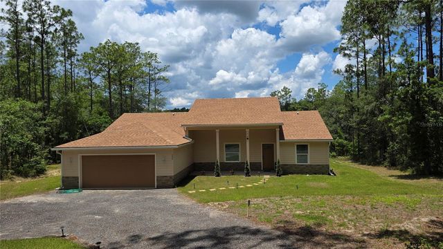200 HOUR GLASS CIRCLE, Hawthorne, FL 32640
