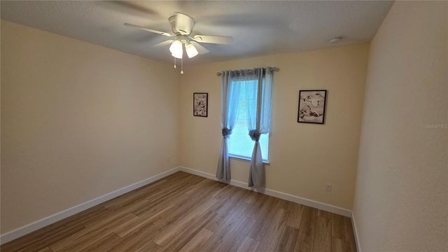 200 HOUR GLASS CIRCLE, Hawthorne, FL 32640