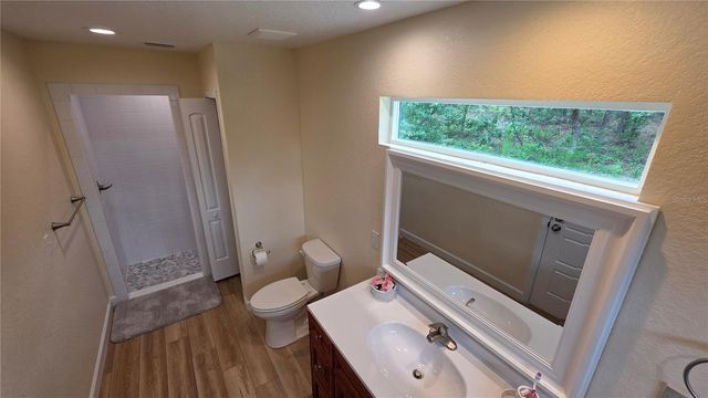 200 HOUR GLASS CIRCLE, Hawthorne, FL 32640
