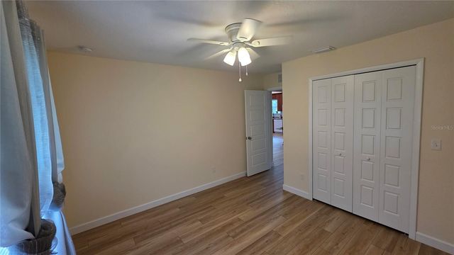 200 HOUR GLASS CIRCLE, Hawthorne, FL 32640