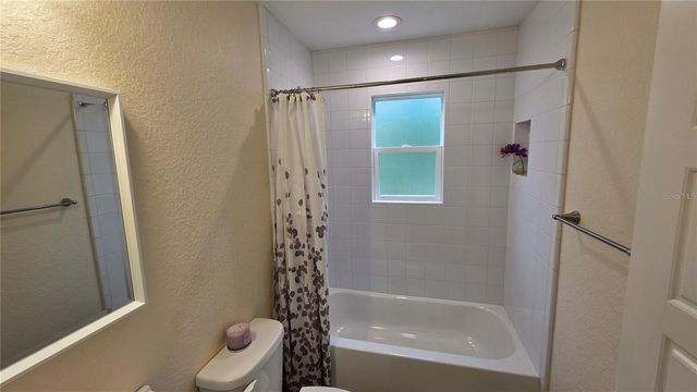 200 HOUR GLASS CIRCLE, Hawthorne, FL 32640