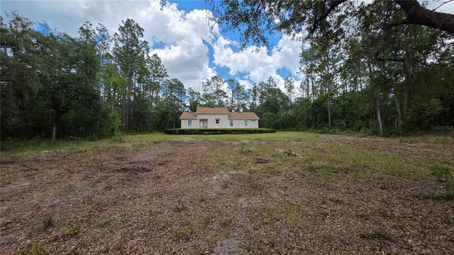 200 HOUR GLASS CIRCLE, Hawthorne, FL 32640