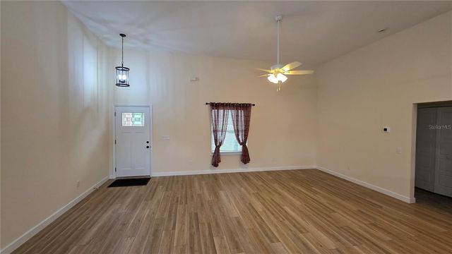 200 HOUR GLASS CIRCLE, Hawthorne, FL 32640