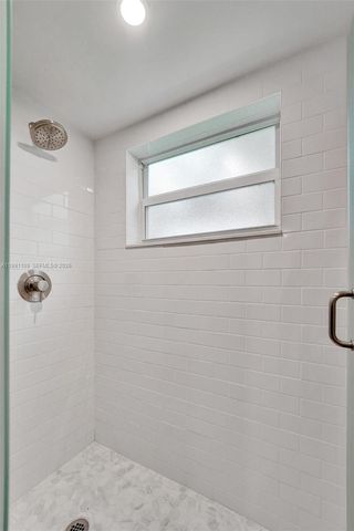 9330 Lagoon Pl 109, Davie, FL 33324