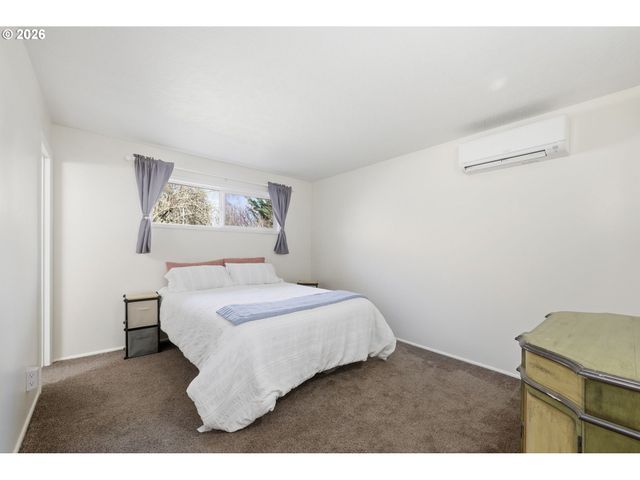 47 VAN FOSSEN Ct, Eugene, OR 97404