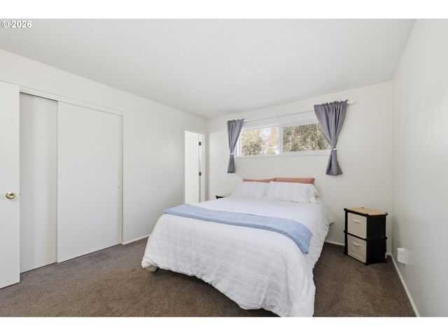 47 VAN FOSSEN Ct, Eugene, OR 97404