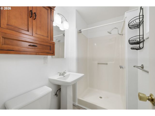 47 VAN FOSSEN Ct, Eugene, OR 97404