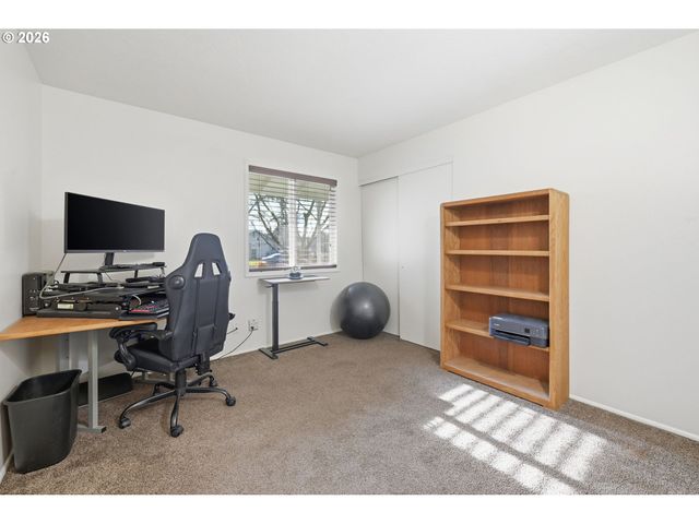 47 VAN FOSSEN Ct, Eugene, OR 97404