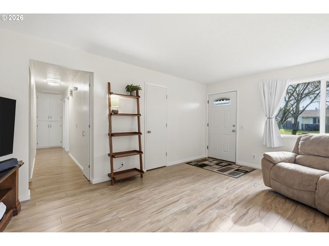 47 VAN FOSSEN Ct, Eugene, OR 97404