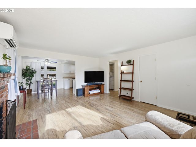 47 VAN FOSSEN Ct, Eugene, OR 97404