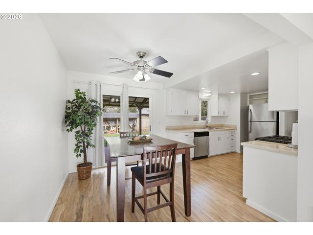 47 VAN FOSSEN Ct, Eugene, OR 97404