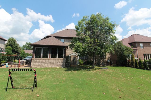 337 Crooked Creek Ln, Hendersonville, TN 37075