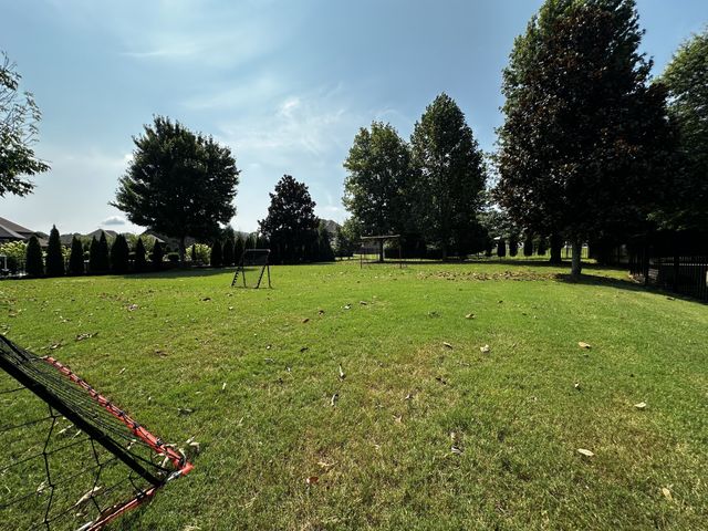 337 Crooked Creek Ln, Hendersonville, TN 37075