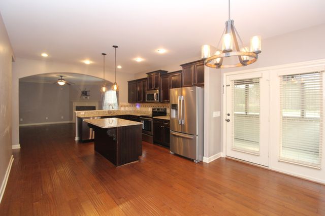 337 Crooked Creek Ln, Hendersonville, TN 37075