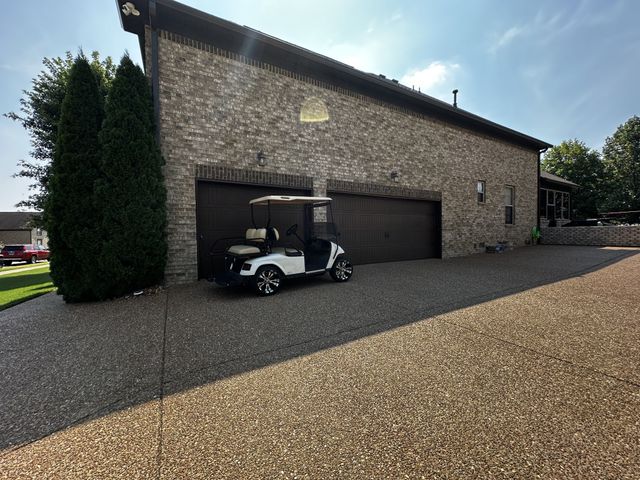 337 Crooked Creek Ln, Hendersonville, TN 37075