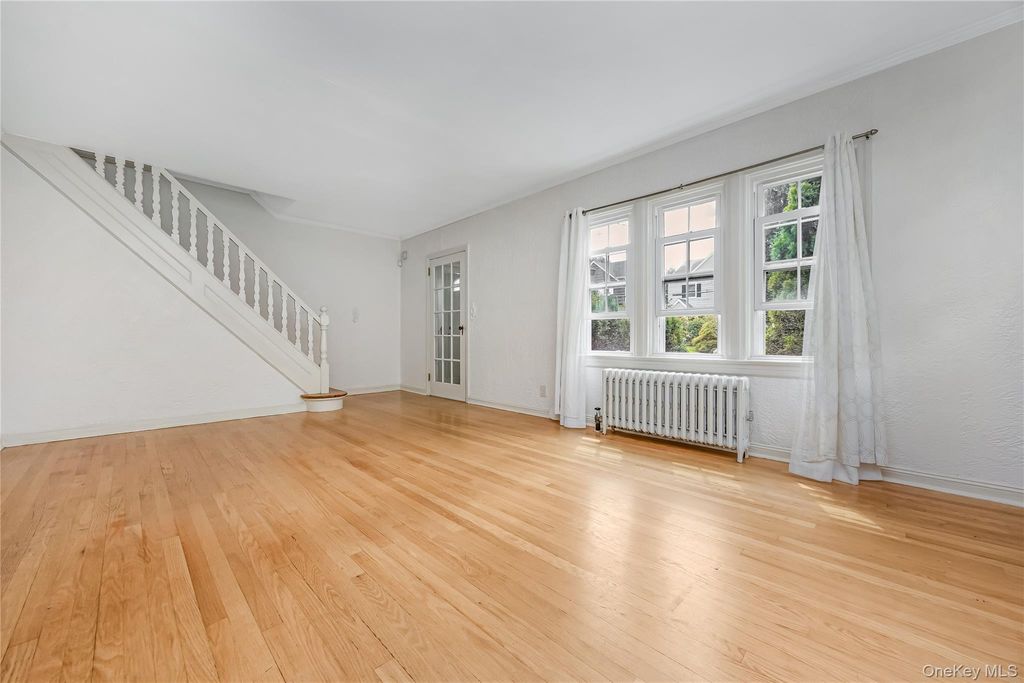 24829 Cambria Avenue, Little Neck, NY 11362 — photo 3