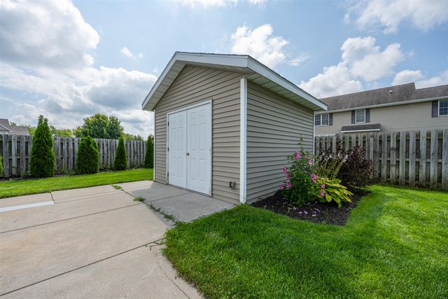 5901 Wabash Lane, Stevensville, MI 49127