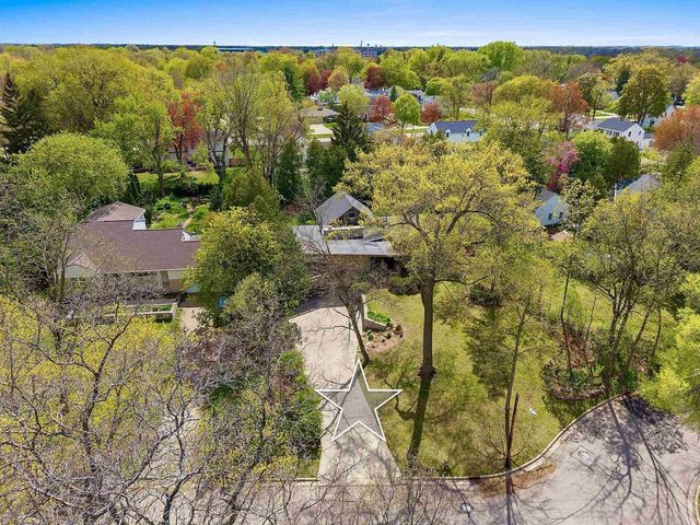 718 RANDALL AVENUE, De Pere, WI 54115
