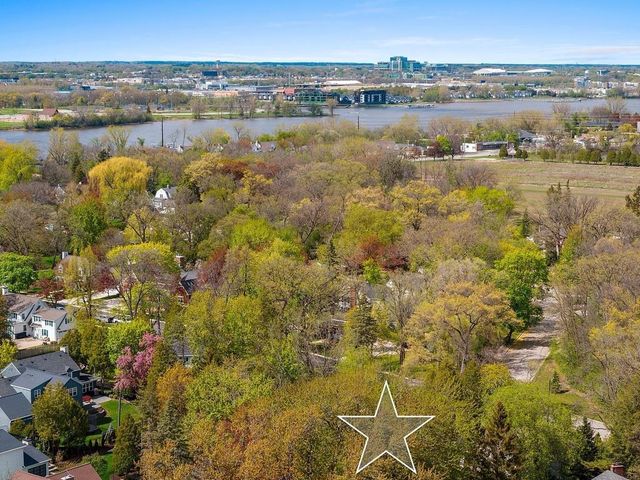 718 RANDALL AVENUE, De Pere, WI 54115